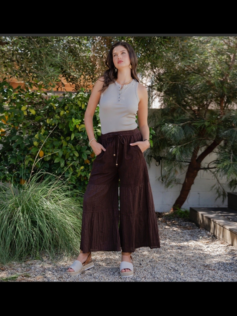 Young Threads Wide Leg Tiered Textured Pants in Brown Sz L - Picture 6 of 7